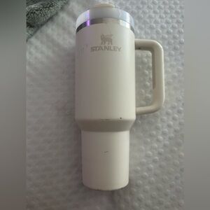 Cream colored 40oz Stanley